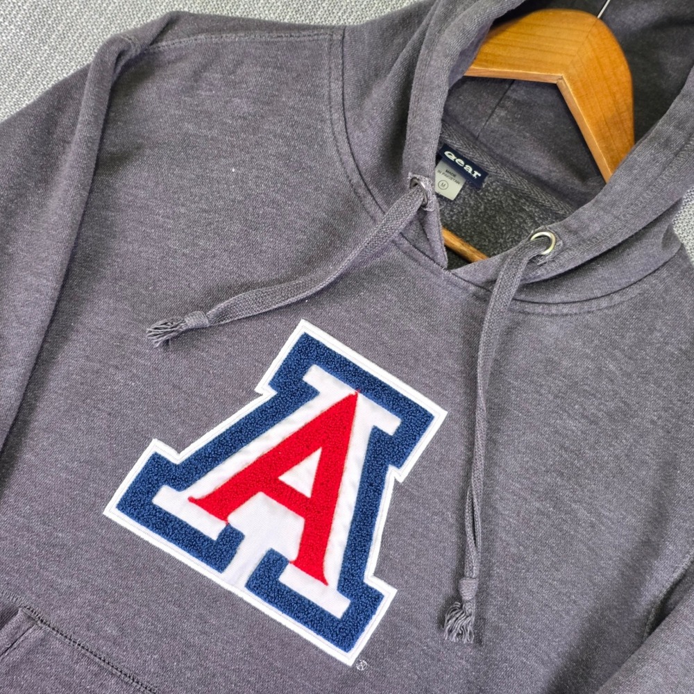 Arizona Wildcats U of A Hoodie Mens M Gray Embroidered Pullover Gear for Sports